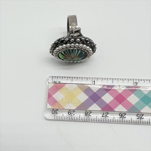 Vintage 60s Iridescent Faux Pearl Silver Tone Adjustable Ring - Picture 4 of 4